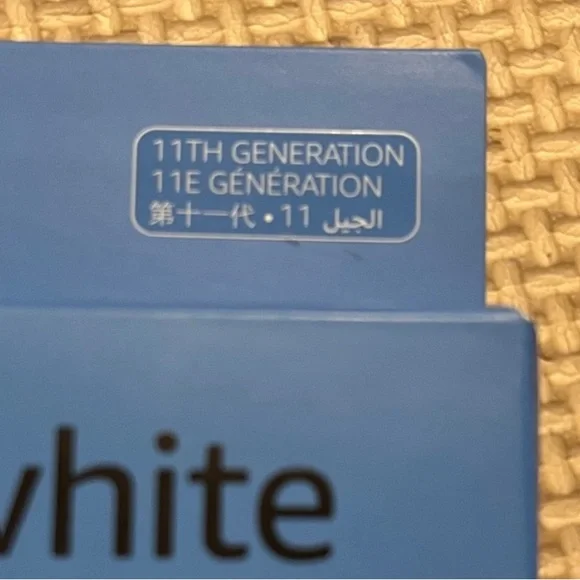 NWT Amazon Kindle Paperwhite Navy Leather COVER ONLY - Picture 5 of 10